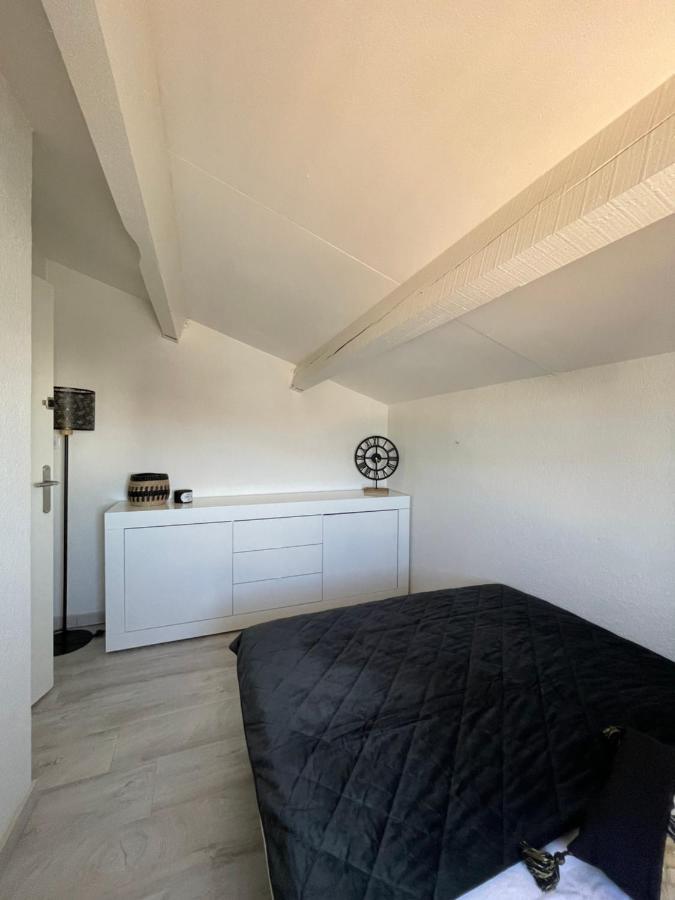 Appartement Duplex Climatise Le Trident Сент-Марі-де-ла-Мер Екстер'єр фото